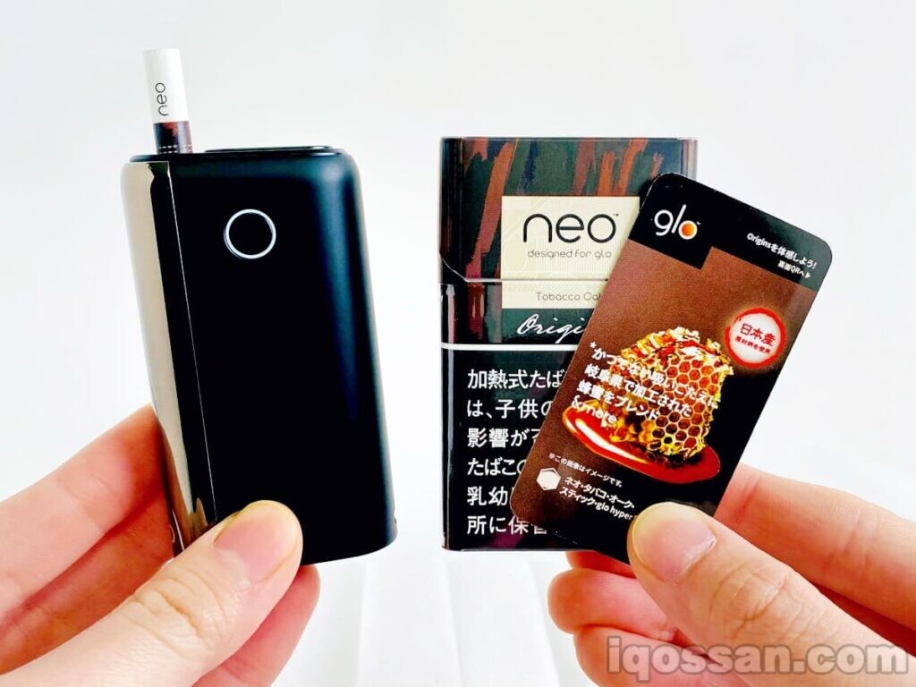 闻烟草棒的香气时，可以感受到醇厚的风味。