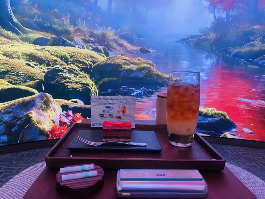 以270度屏幕为背景品尝的一道