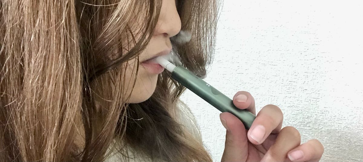 加热式烟草使用图片
