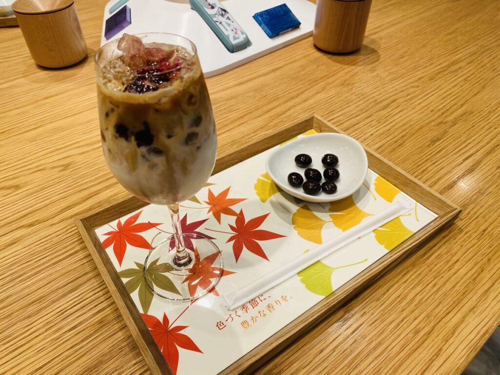 我尝试了Velvet Pearl灵感饮品
