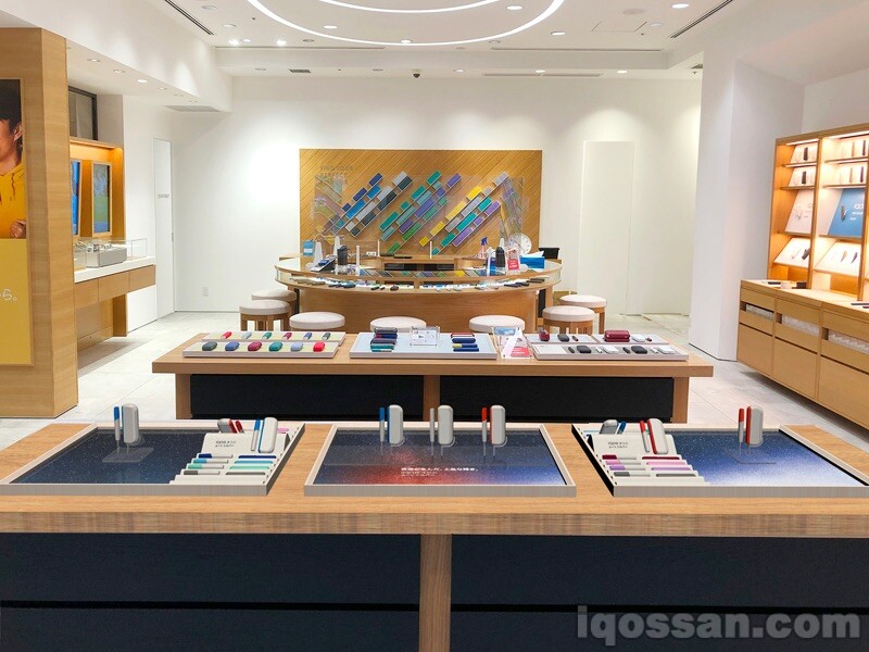 变身IQOS月光银规格的IQOS门店