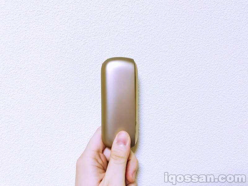 拿起IQOS3烟杆