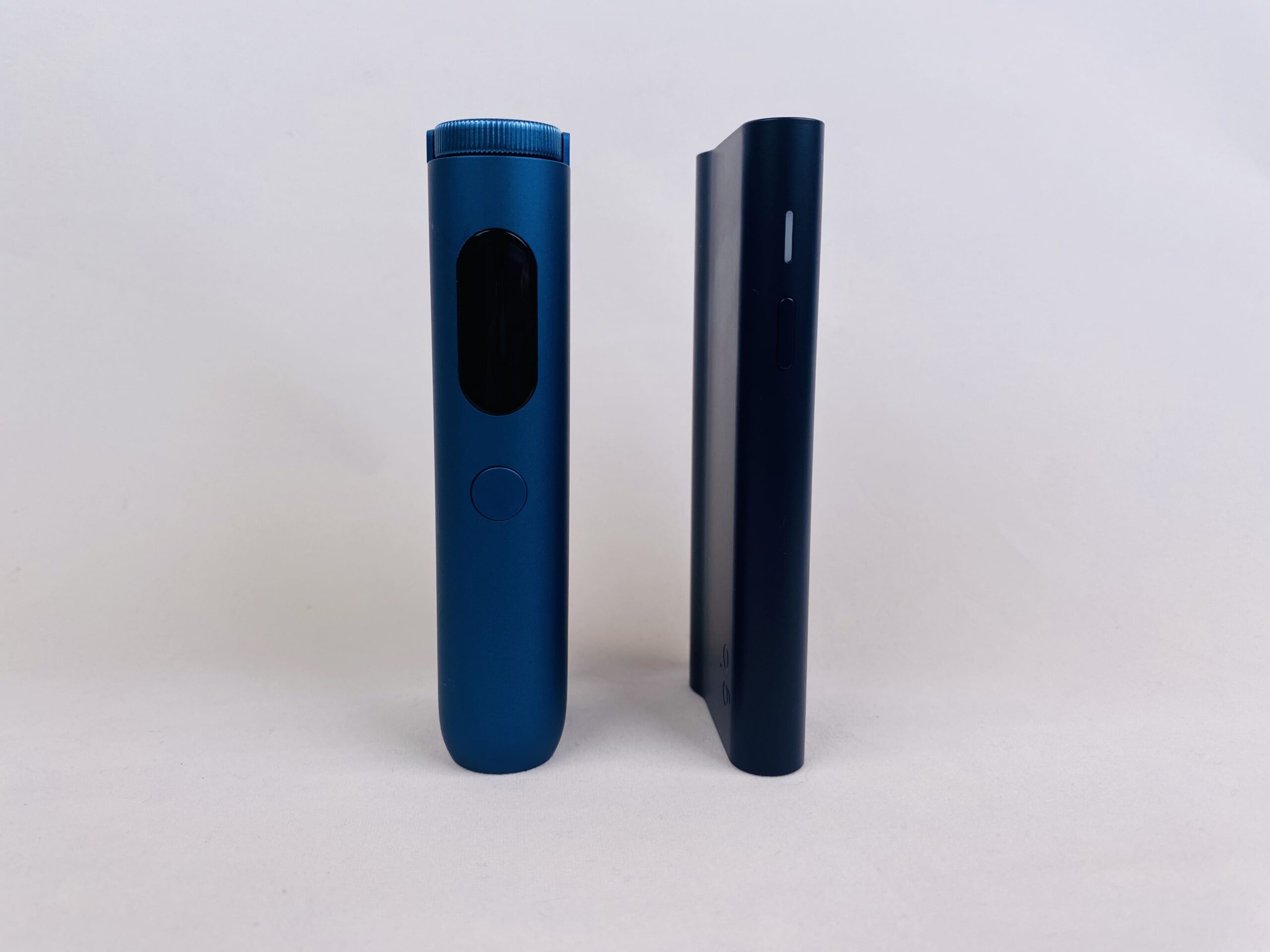顺带一提，与GLO Hyper Slim相比，GLO Hyper Pro的纤薄感和易持握性也显而易见。
