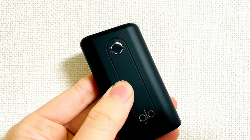 GLO灯具分为四个阶段。图片显示GLO Hyper配备单级灯泡。