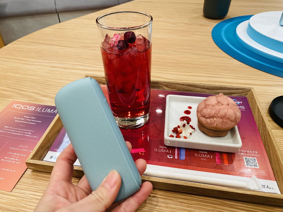 我在Premium Lounge享用了一杯特别饮品,庆祝IQOS ILUMAi的发布。