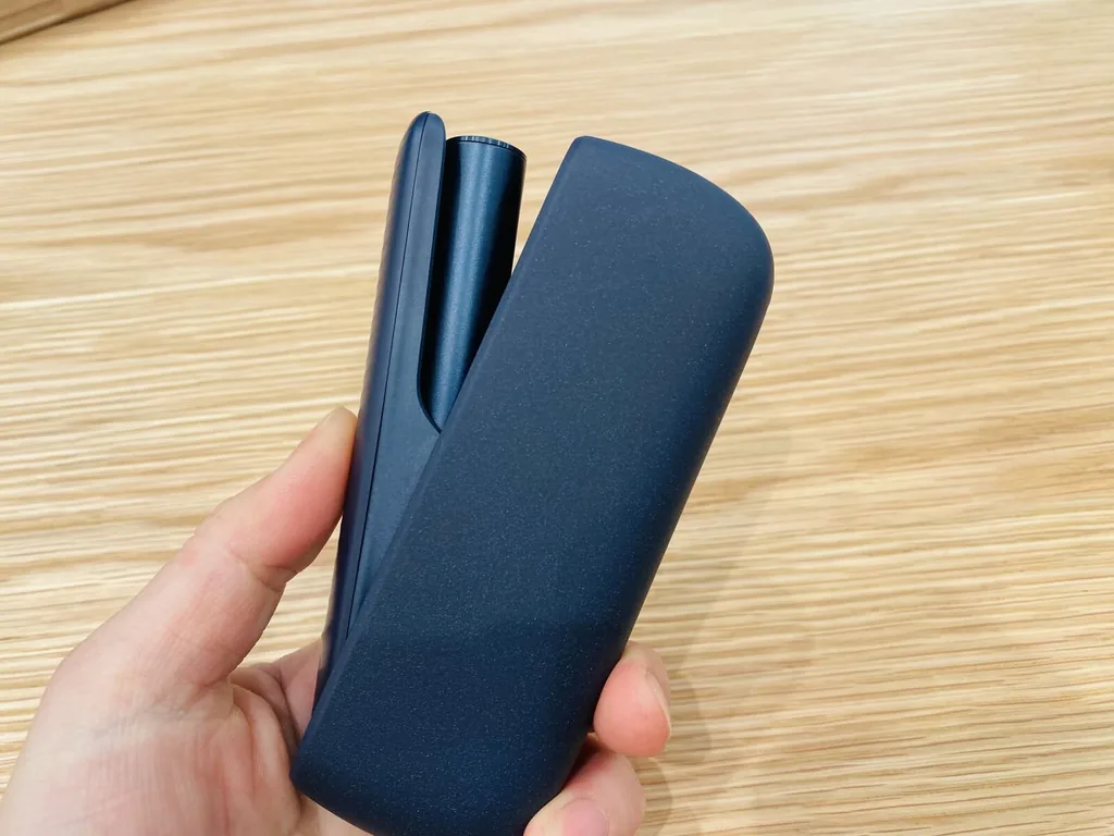 IQOS 入间爱 “午夜黑”