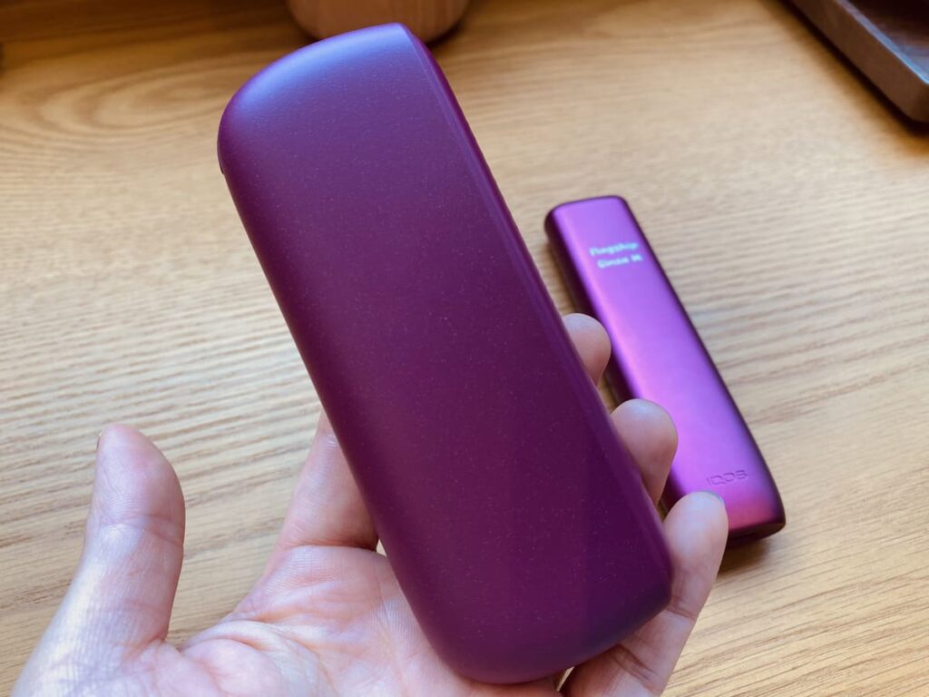 IQOS ILUMA i Bold Ruby
