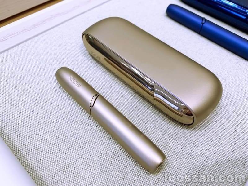 IQOS门店金色IQOS 3的图片