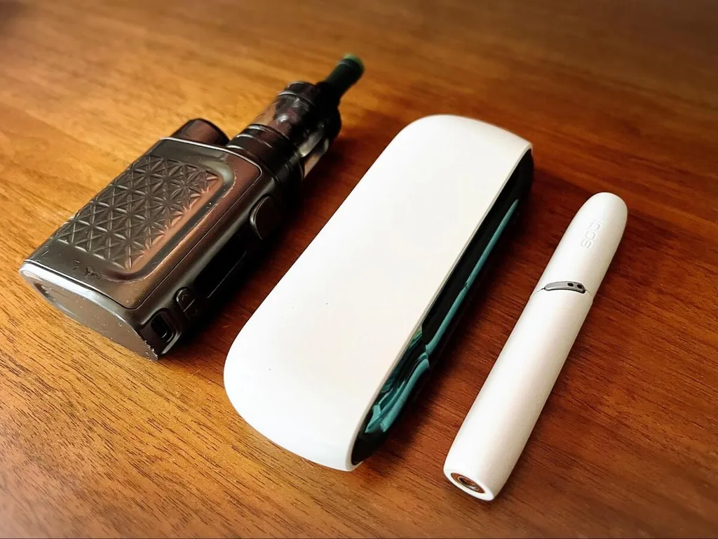 我在使用IQOS六年后转向电子烟的四个原因。解释IQOS和VAPE的区别!
