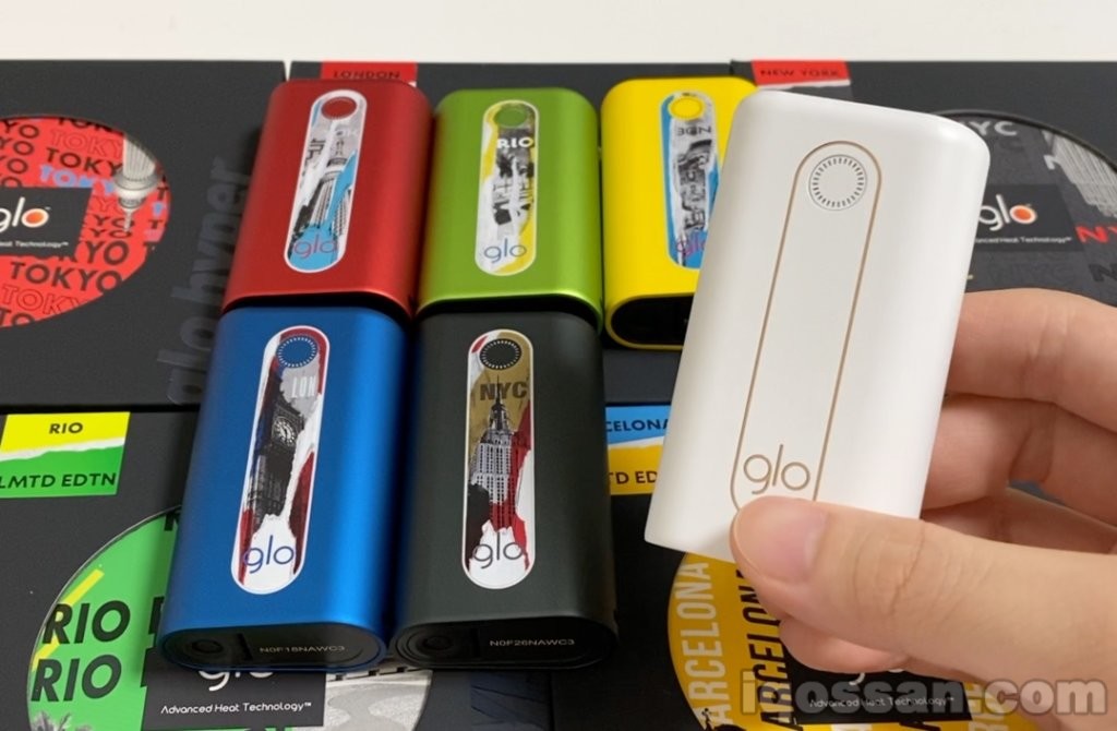 顺便一提,与普通白色glo hyper相比,限定色色彩鲜艳到让白色款反而显得更新。