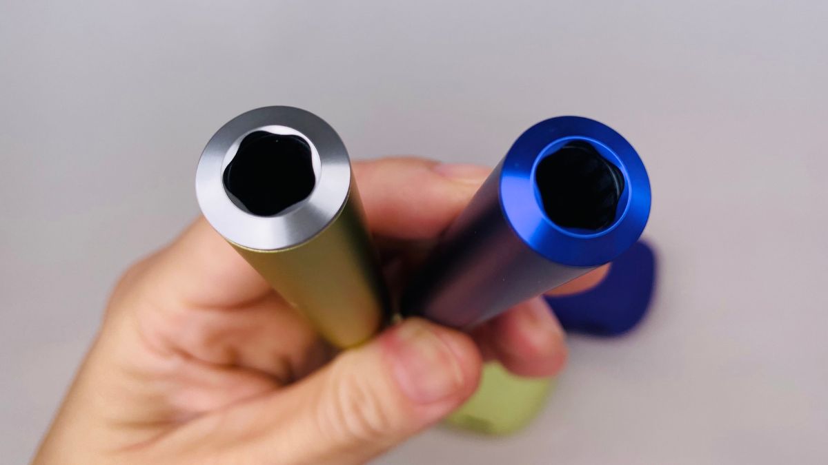 IQOS ILUMA BRIGHT与IQOS ILUMA NEON的加热棒圆环比较