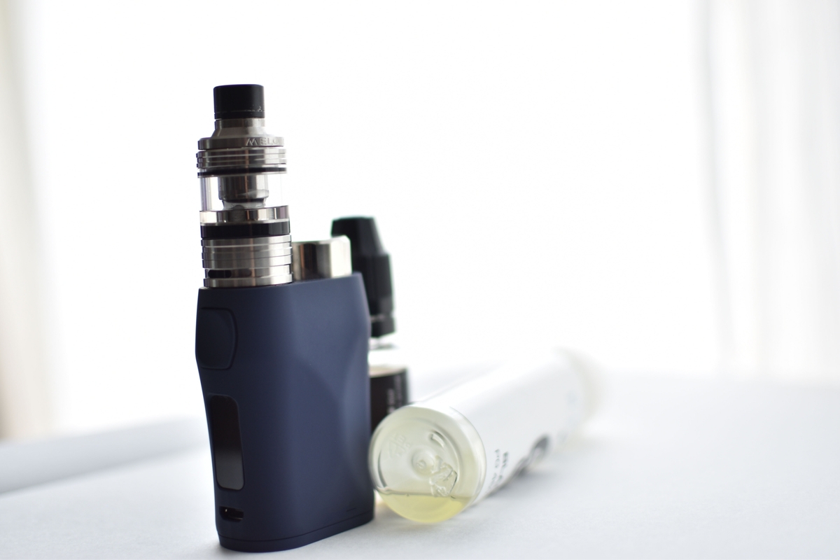 VAPE与烟油