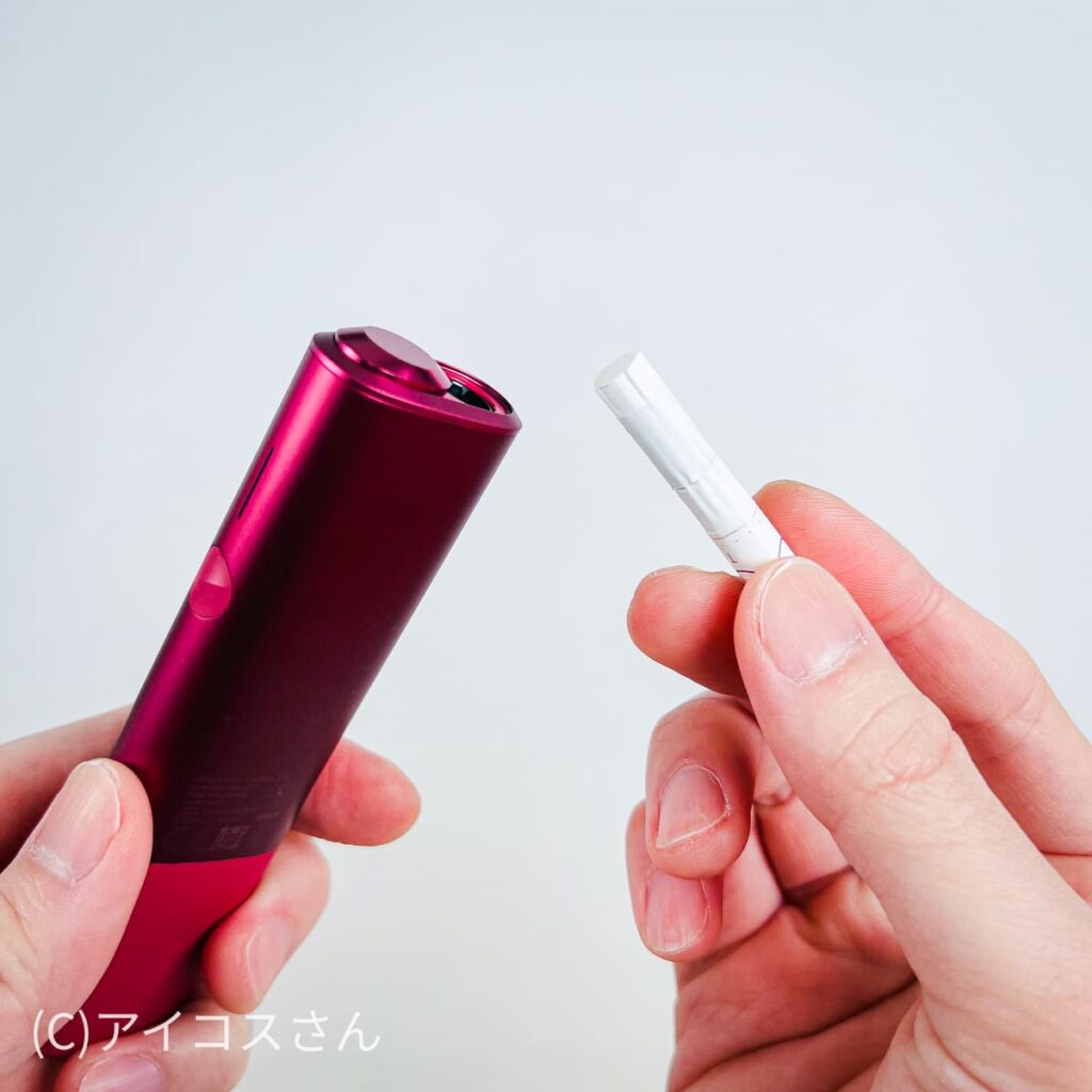 IQOS ILUMA ONE吸完后取出烟弹