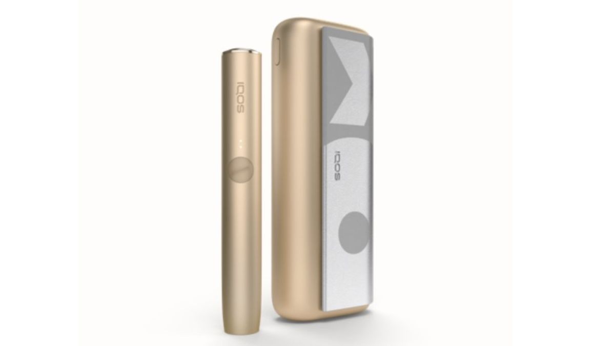 IQOS ILUMA PRIME金色卡其与银色包裹盖的组合