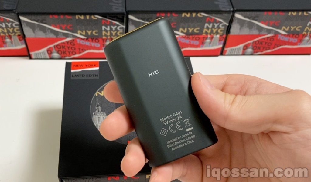 背面刻印有“NYC”字样。