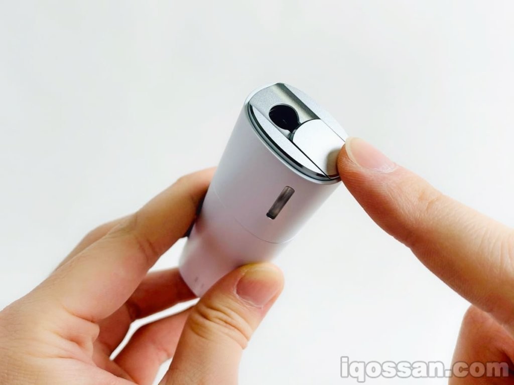 盖子可以轻松滑动。在这里插入烟草棒。和IQOS 3 MULTI完全一样。