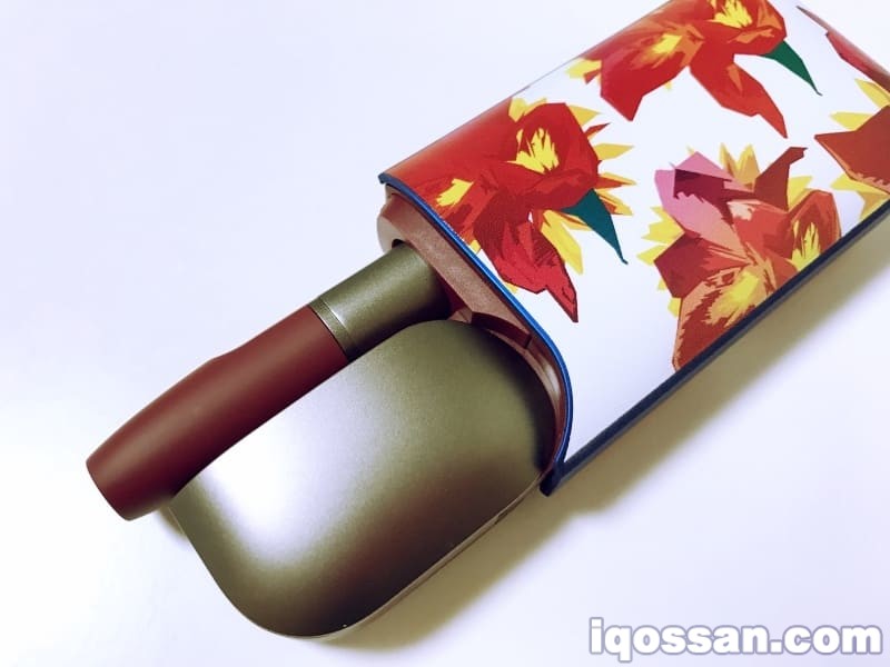 IQOS Dark Red从限定IQOS保护套中取出！