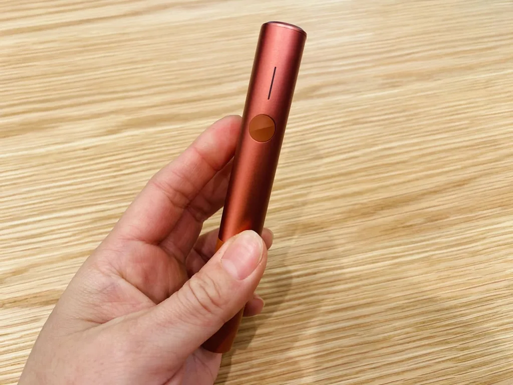 IQOS ILUMA i ONE“鲜艳陶土色”