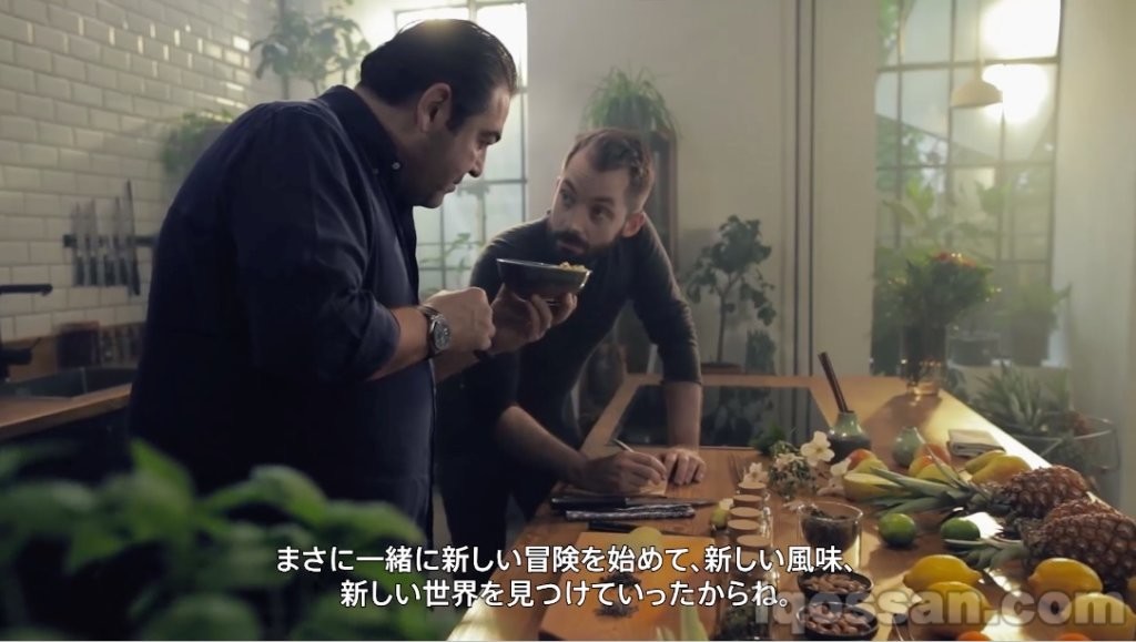 据说这两人从世界各地采购各种素材,反复研究。