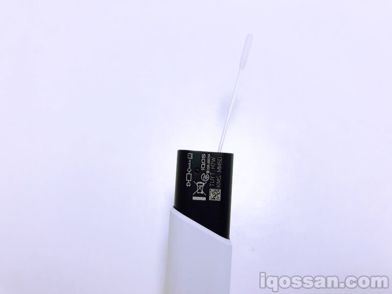 用清洁棒清理加热片部分