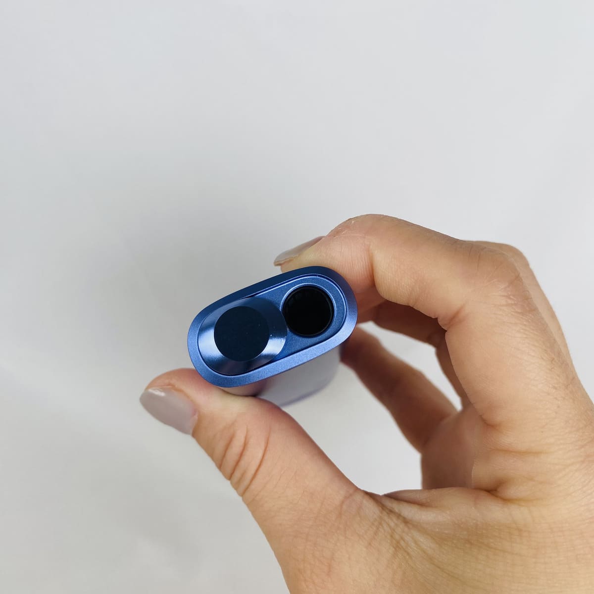 IQOS ILUMA i ONE的滑动门(打开)