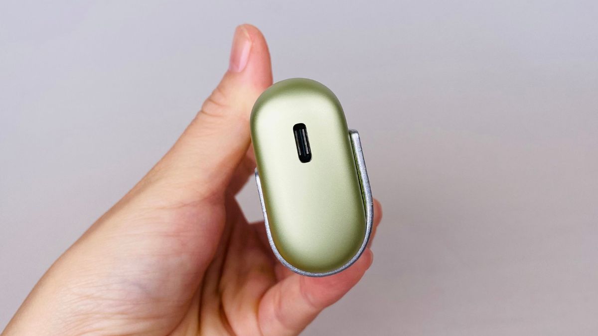 IQOS ILUMA Prime Bright充电盒的充电线插口