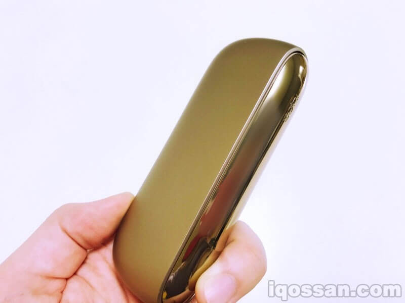 手持金色IQOS3