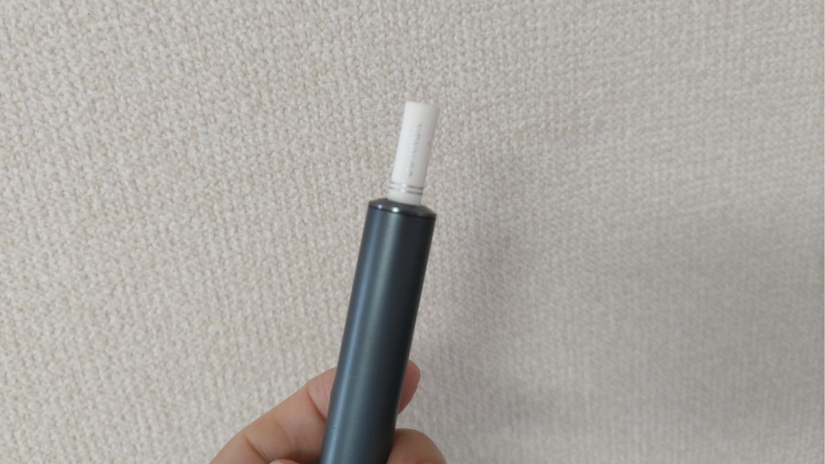使用IQOS ILUMA吸食NONNICO黑薄荷