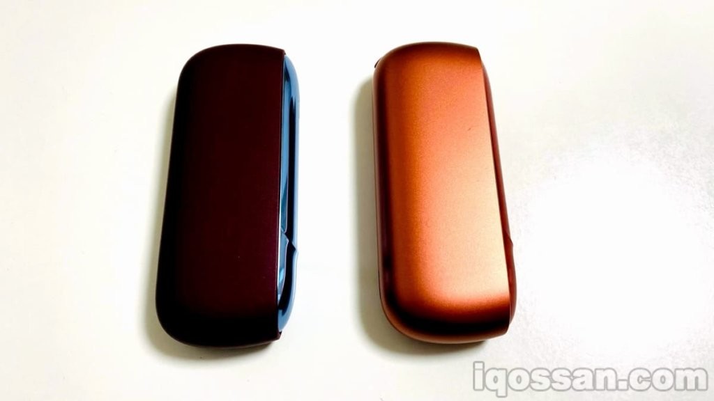 IQOS3 Duo,左侧为「Frosted Red」,右侧为「Warm Copper」