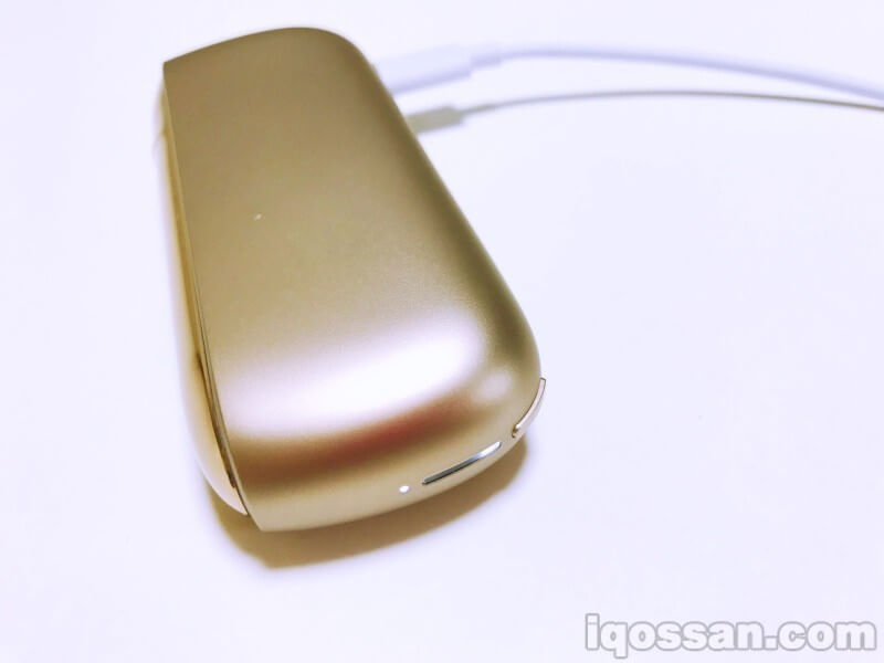 Type-C充电开始后,IQOS3充电盒开始闪烁