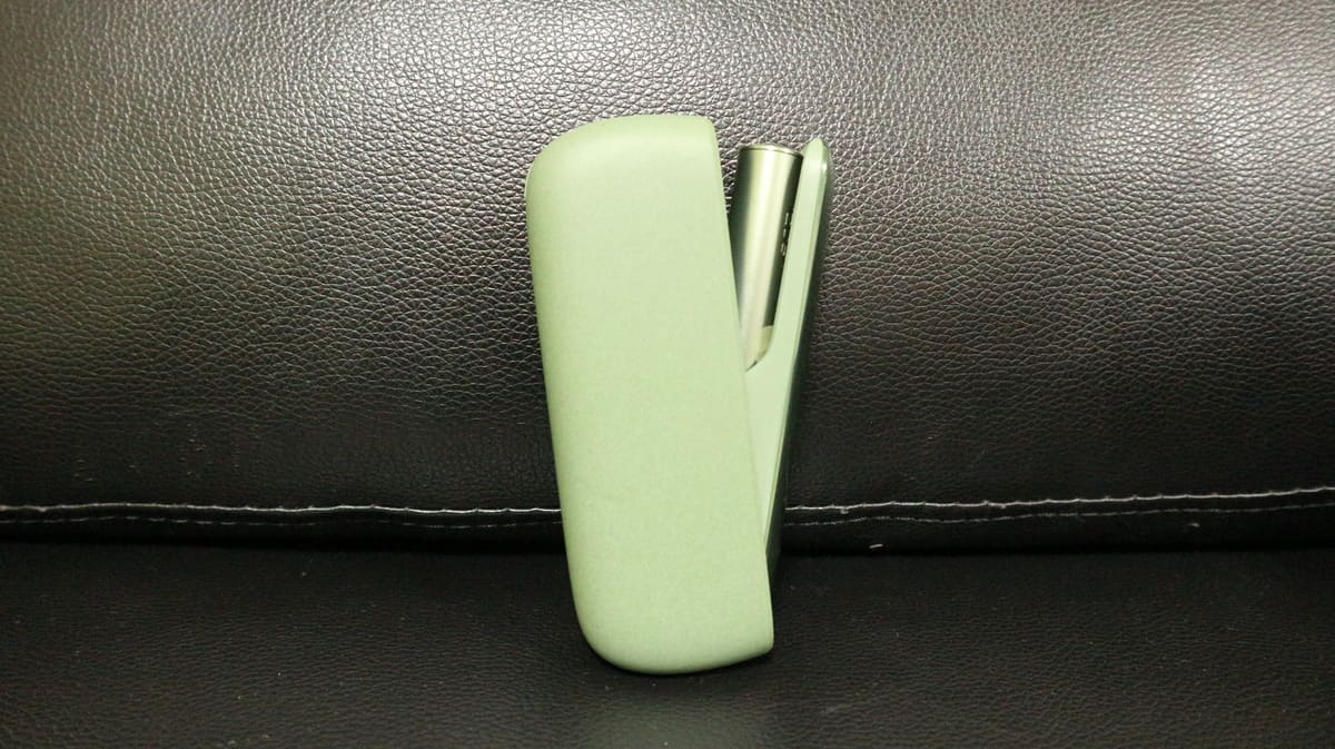 [视频]IQOS ILUMA充电问题的四个原因与解决方案！解释如何修复和重置橙色闪烁