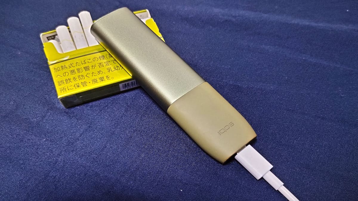 正确给IQOS ILUMA One充电