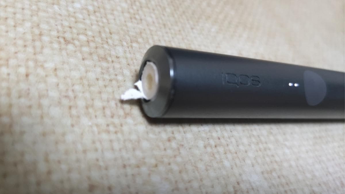 在这种情况下,可以用手指小心地抓住并取出它。