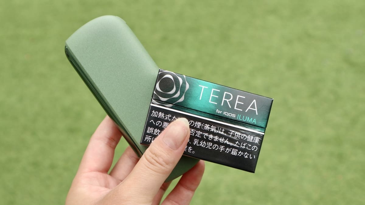 IQOS ILUMA与Glow Hyper:冷股强劲对比!哪个更好:黑色薄荷味还是冷味?