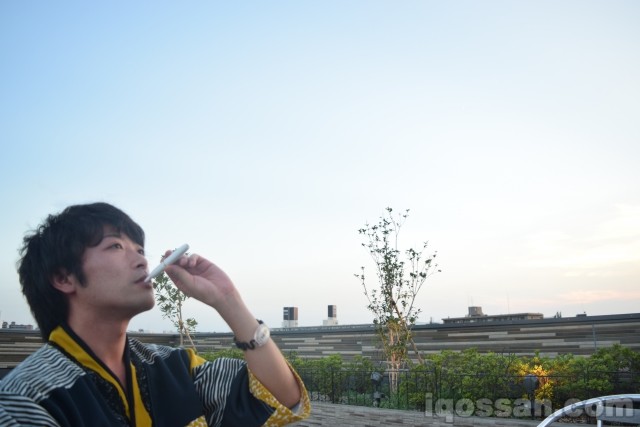 吸食IQOS者的图片