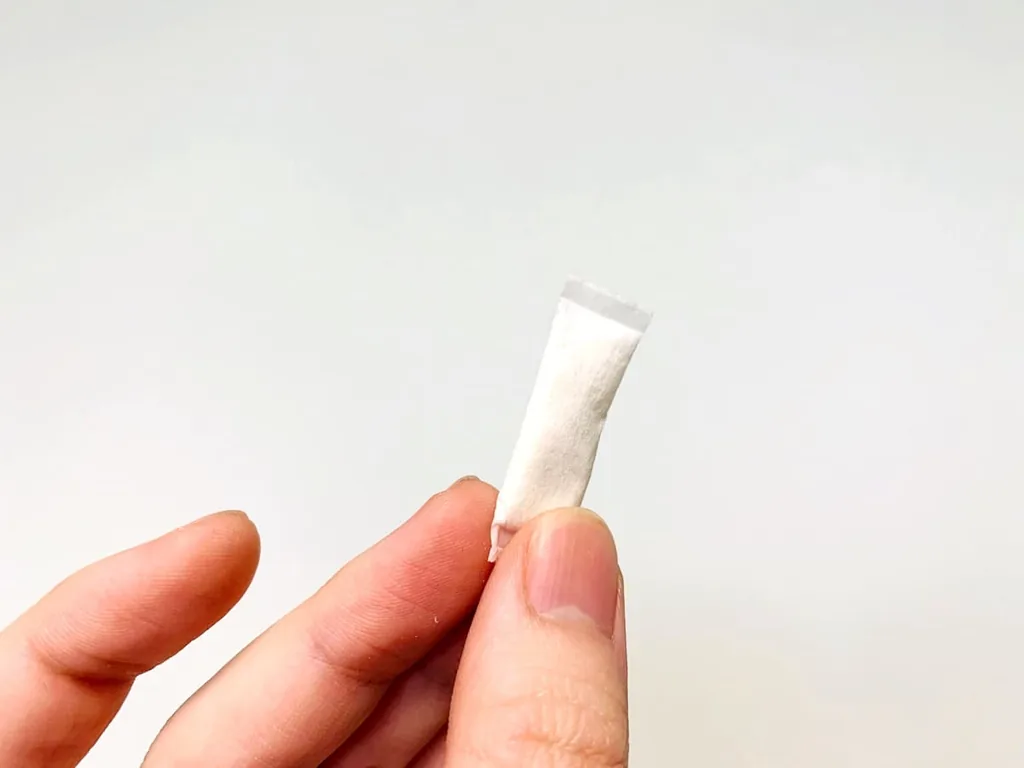 试着剪开这个VELO烟弹。