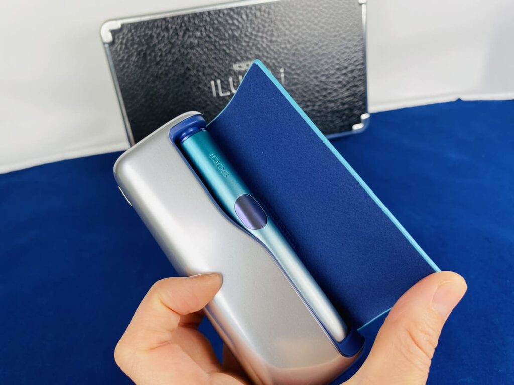 打开盖子后是这样的