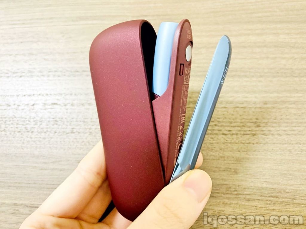 「IQOS3」系列的金属门盖可以拆卸。通过更换此处,可随时改变设计。