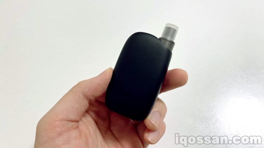 With的背面。没有特别标注。超简约设计。