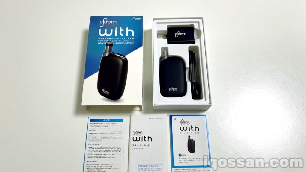 打开“Ploom Tech Plus With”。内含本体、充电器、说明书等。