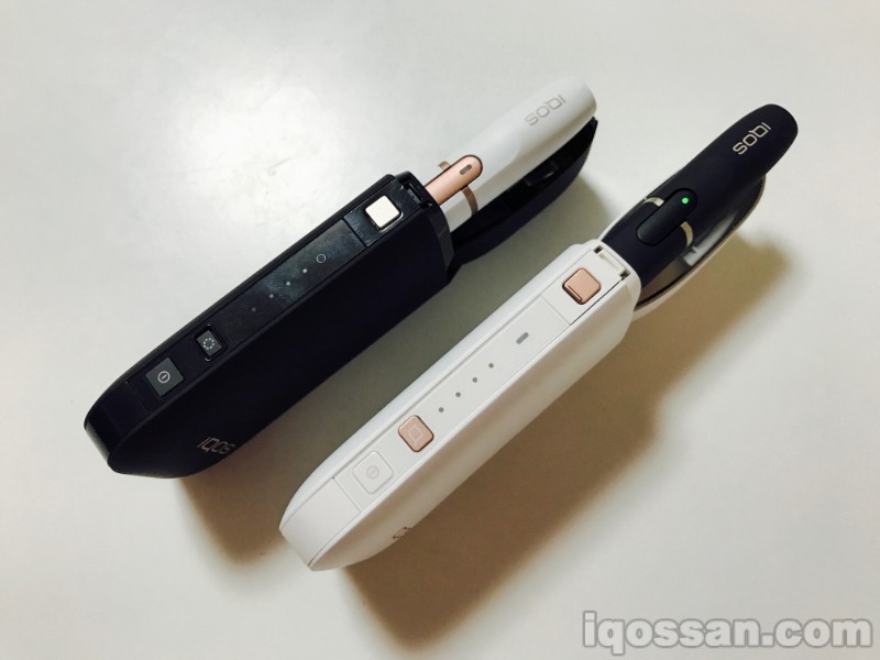 左侧为旧型口袋充电器配新型烟杆,右侧为新型口袋充电器配旧型烟杆