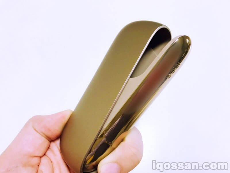 打开金色IQOS3的盖子!