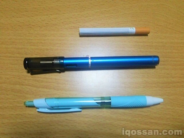 与圆珠笔(下)和烟草(上)比较,可见其小巧程度
