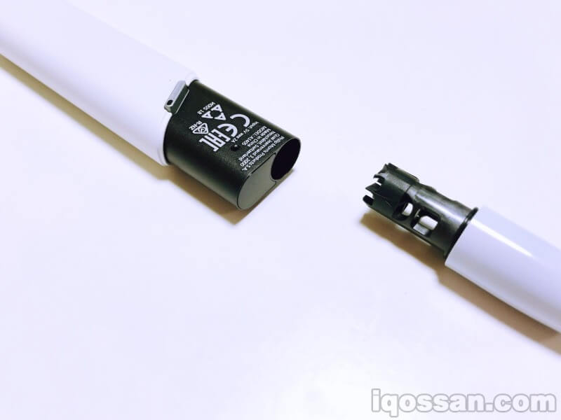 在双方盖子都取下的状态下,将清洁套件插入MULTI电池(主机)的加热片部分……