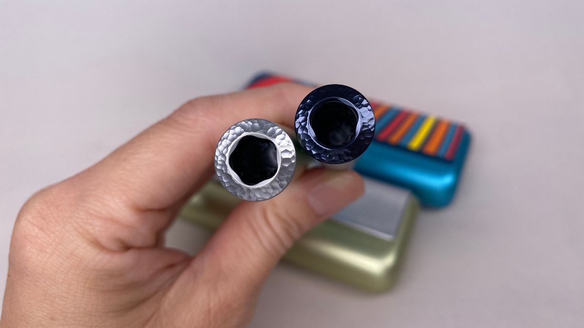 IQOS ILUMA Prime Bright 和 IQOS ILUMA Prime WE 持有者戒指的比较