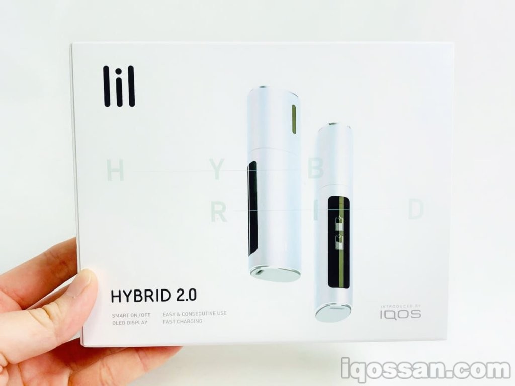 lil HYBRID的盒子。右下角有“INTRODUCED BY IQOS”的记载。