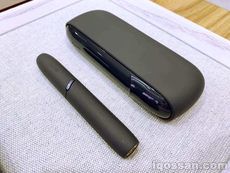 黑色IQOS3的图片