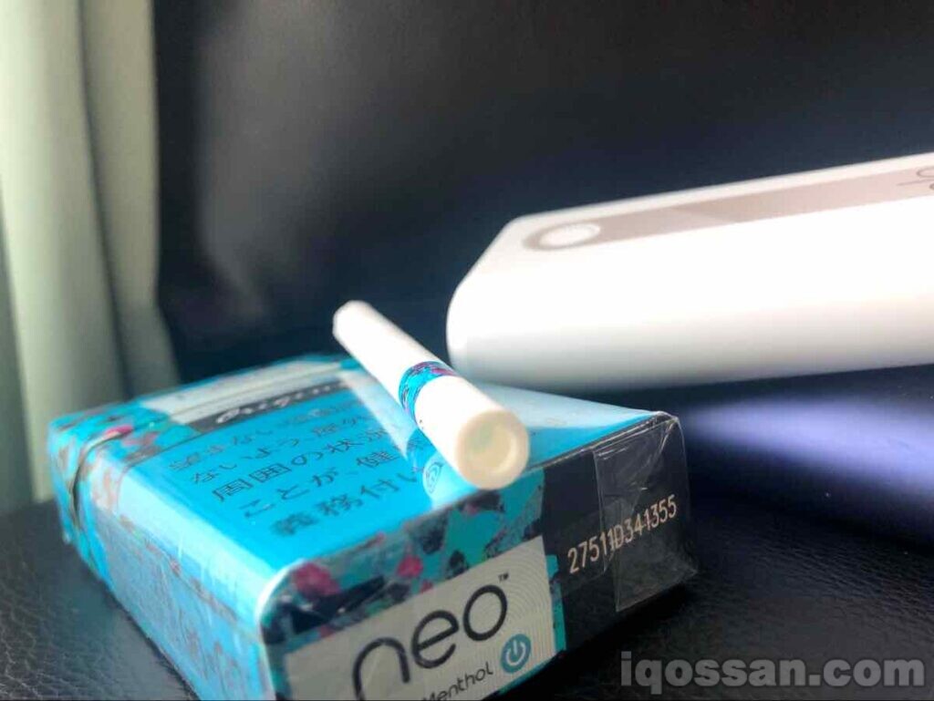 glo hyper的专用烟草烟弹与IQOS有不同的“粗细”。
