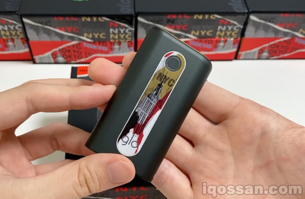 狂野的红色点缀色增添了良好韵味。