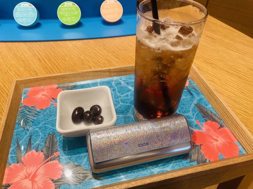 搅拌后确实变成了可乐